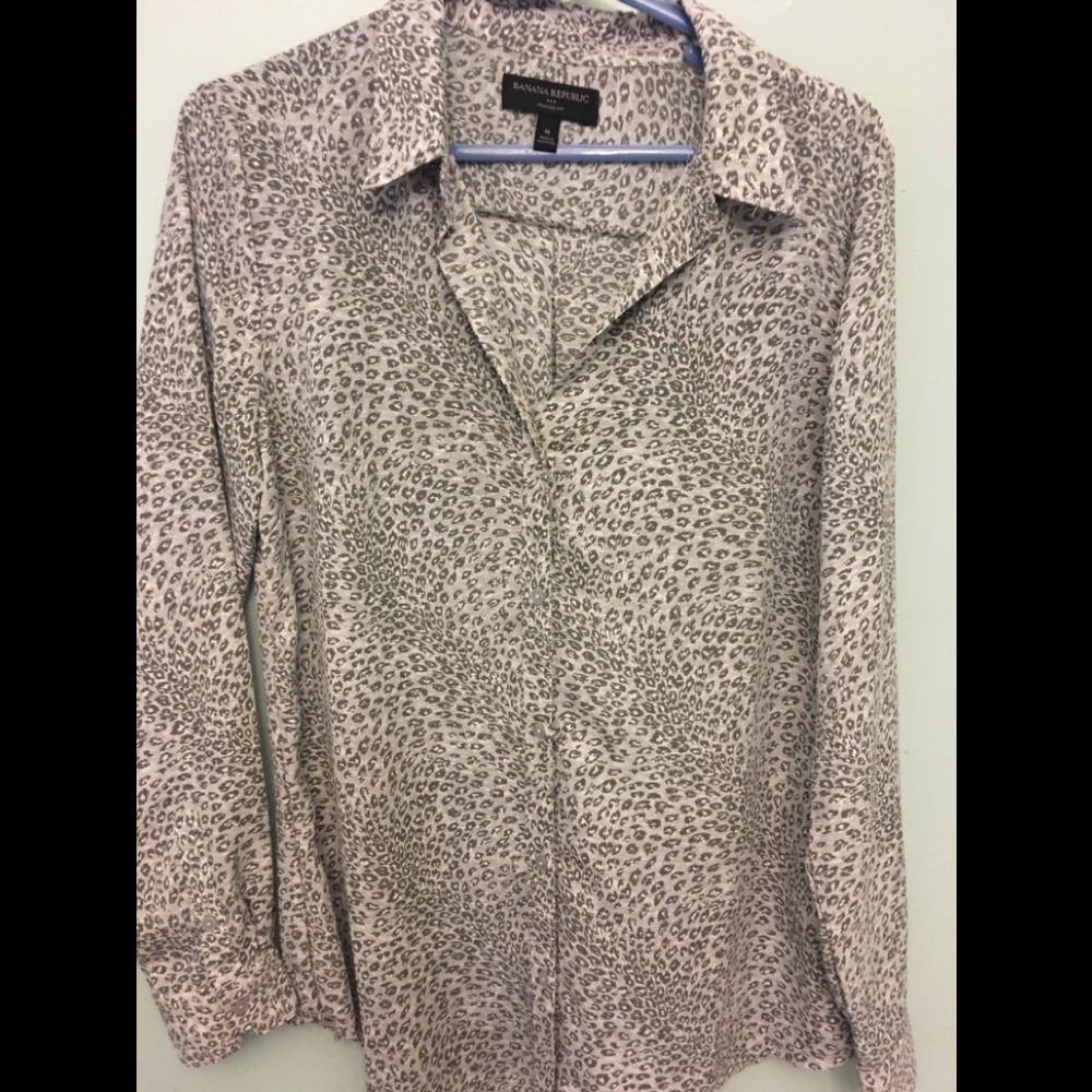 Banana Republic Long Sleeved blouse